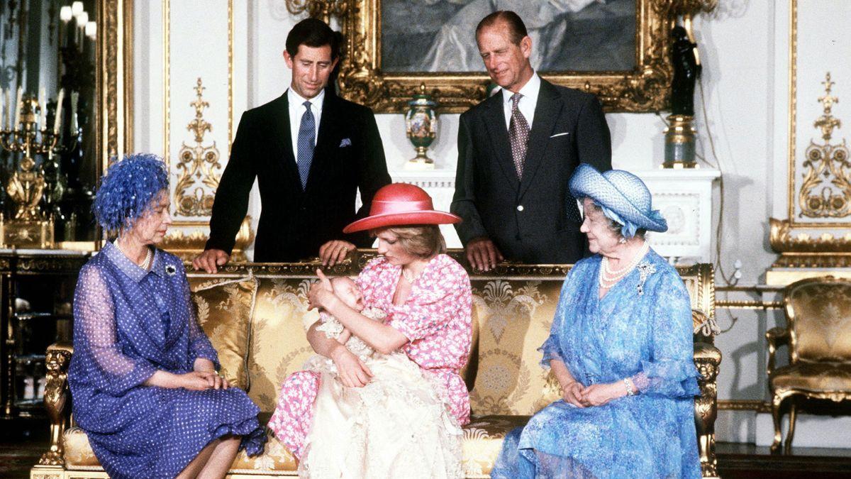 image of royal family