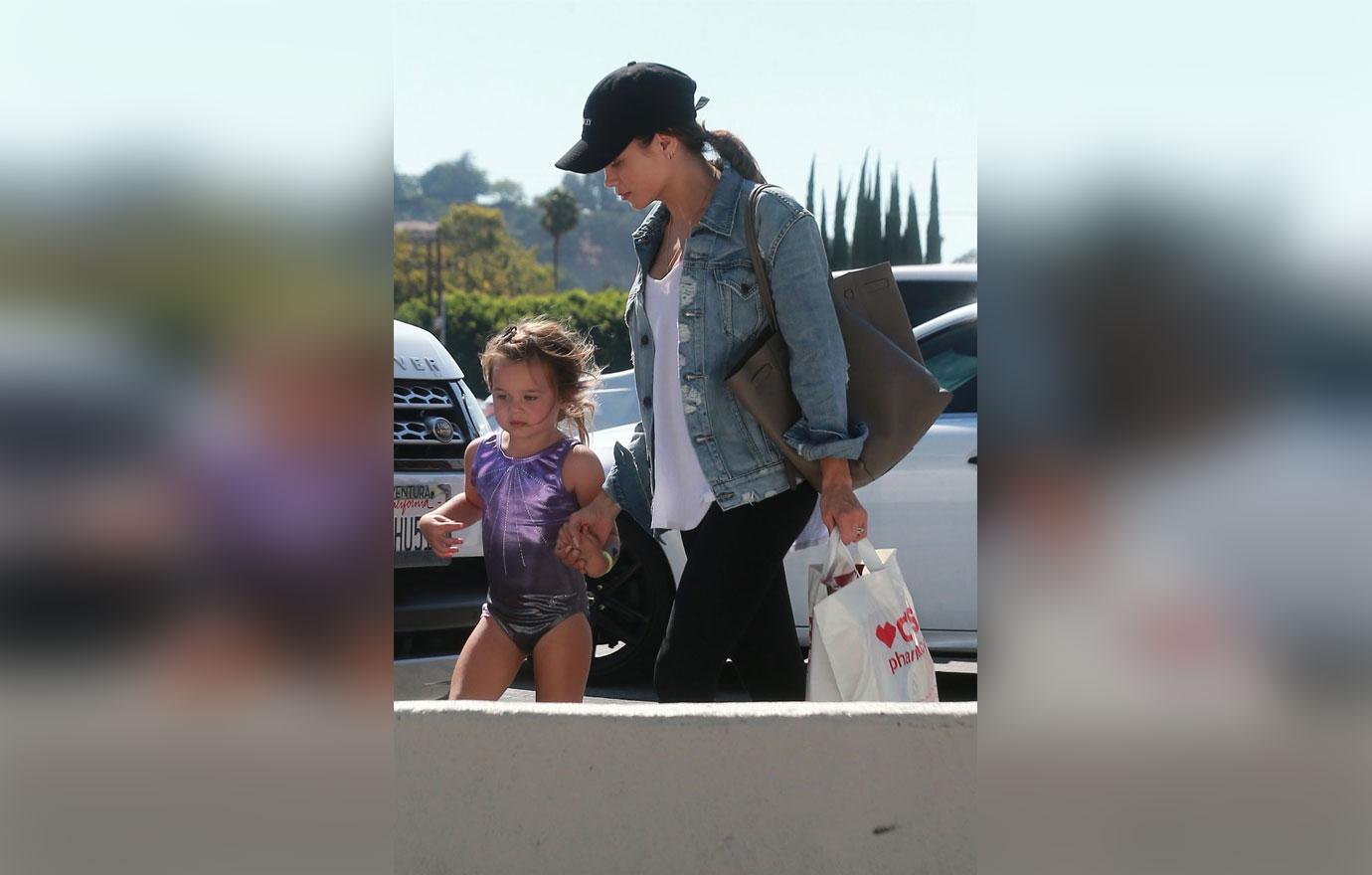 jenna dewan tatum daughter everly gym class pics 06