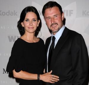 2010__10__courteney_cox_arquette_oct11 300&#215;286.jpg