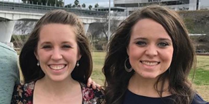 Duggars Wearing Tight Outfits: Jeans, Leggings, More Photos