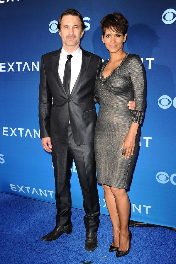 Halle berry divorcing olivivier martinez