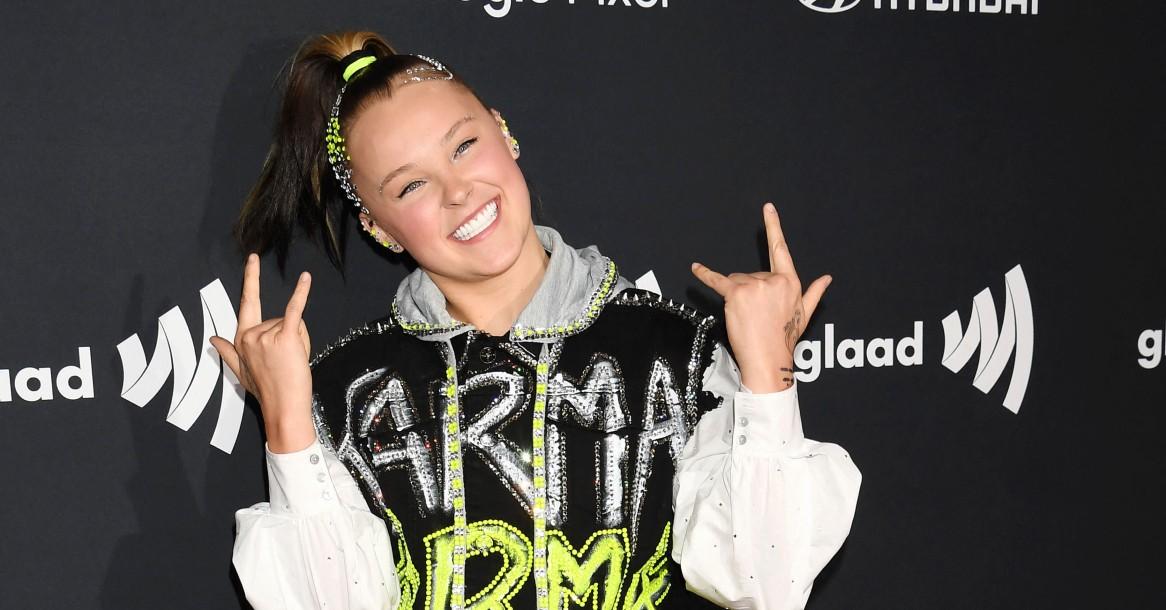 JoJo Siwa's Look Divides Fans At 2024 iHeartRadio Music Awards