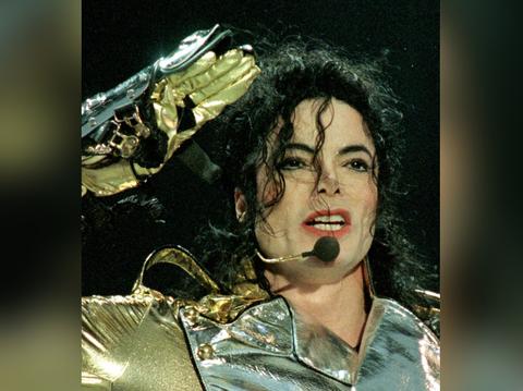 Jane Fonda Recalls Seeing 'Skinny' Michael Jackson Naked