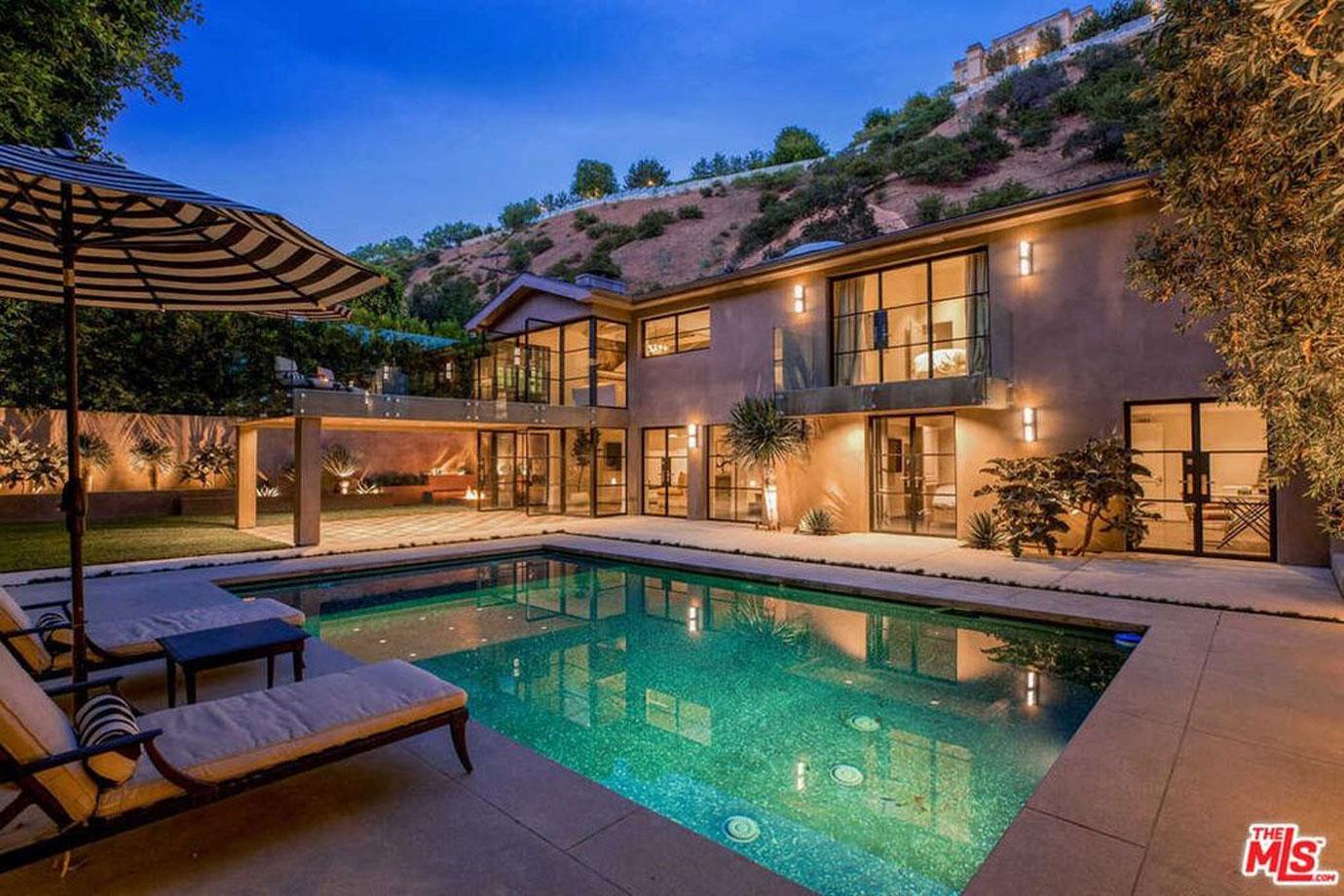 Rob Lowe Downsizes but his Zip Code Upsizes to Beverly Hills New Home