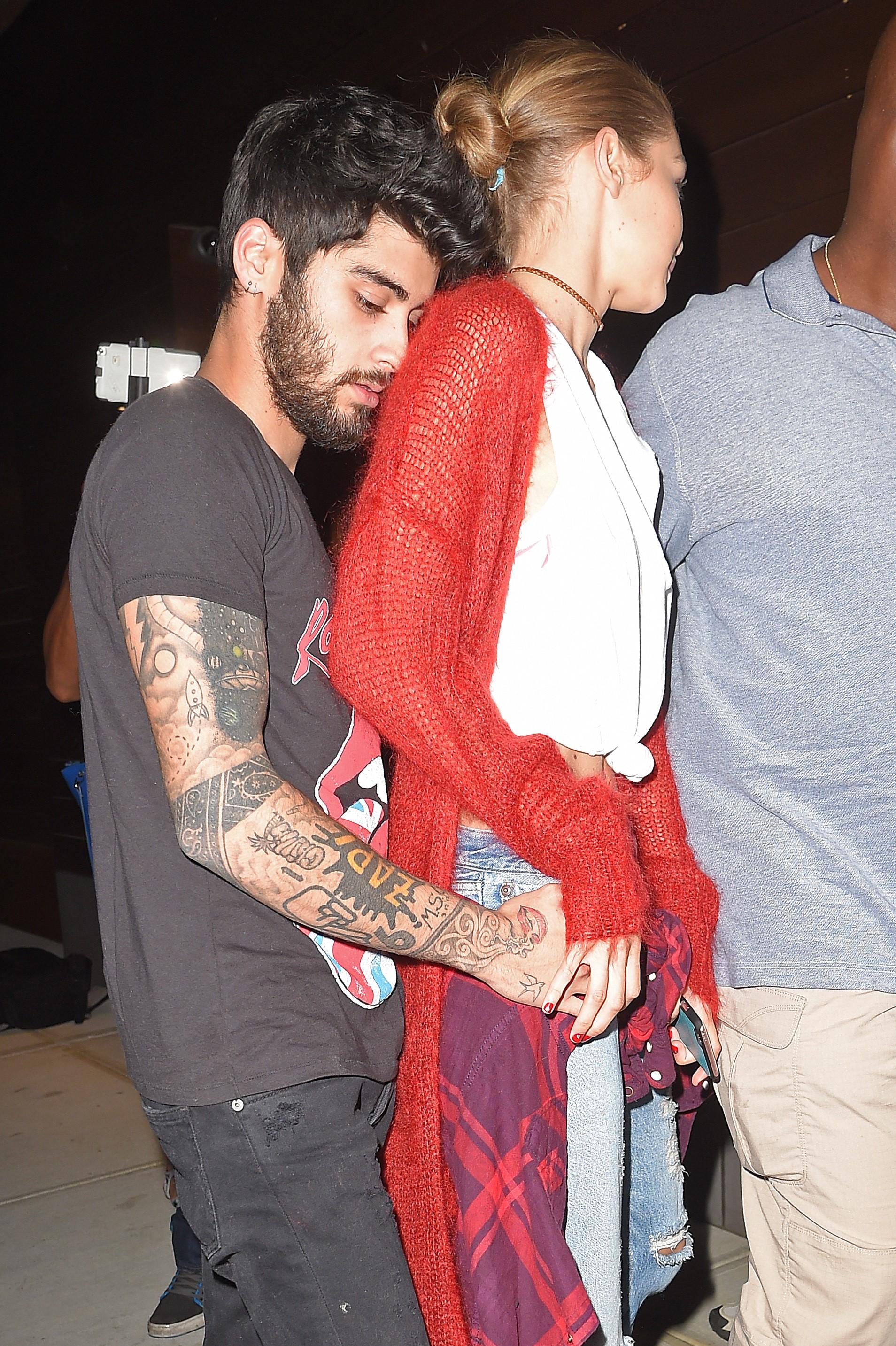 Date Night Zayn Malik Holds On Tight To Gigi Hadid During Nyfw 