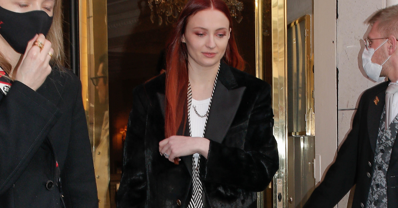 Pregnant Sophie Turner Seen Out With Joe Jonas In Paris 