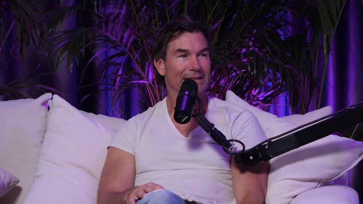 Photo of Jerry O'Connell shares two daughters with his wife, Rebecca Romijn. 