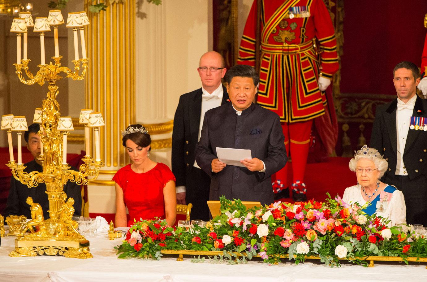 Kate Middleton Tiara State Banquet Photos 03