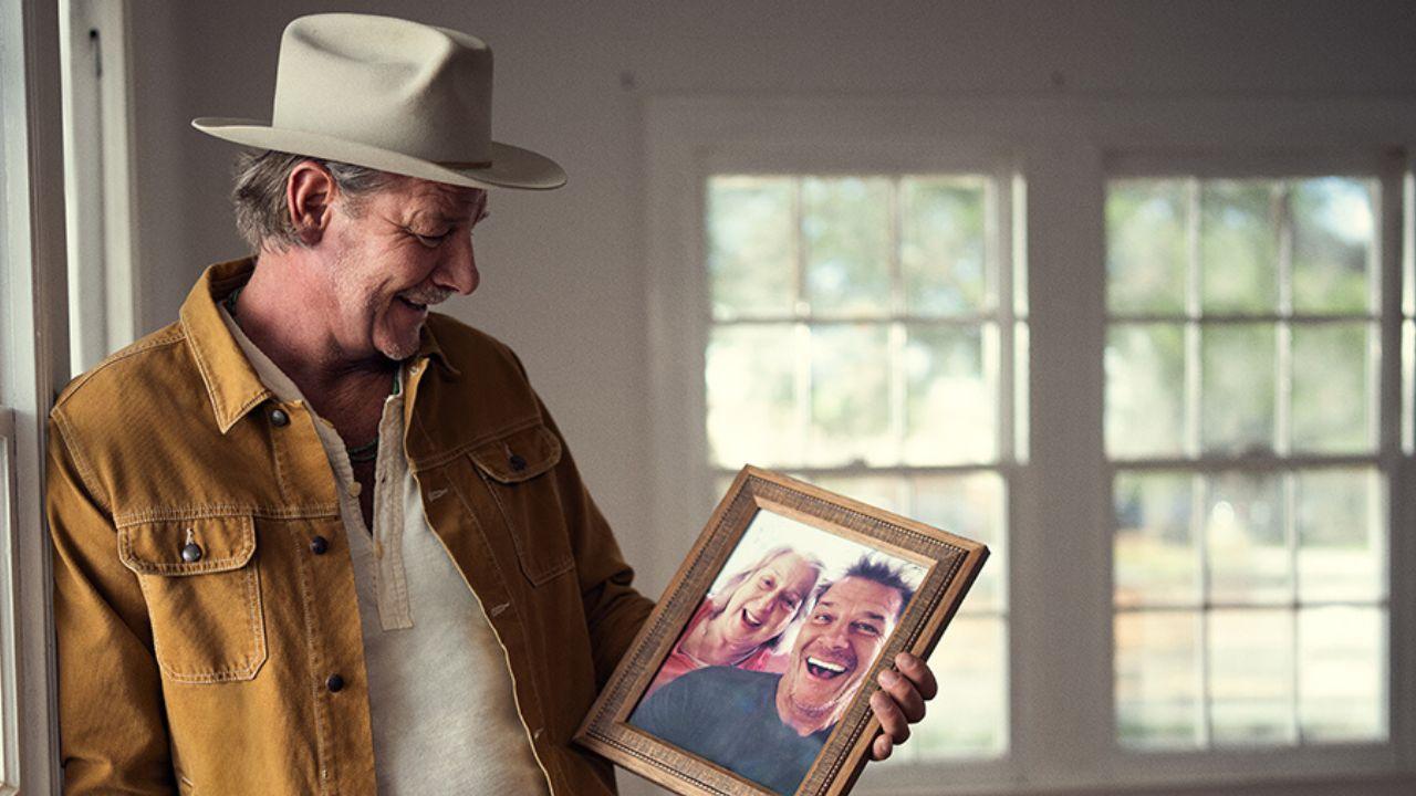 image of Ty Pennington's mom lives with him.
