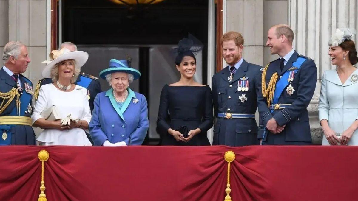image of royal family 