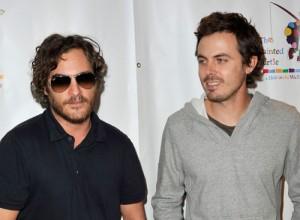 2010__07__Joaquin_Phoenix_Casey_Affleck_July14news 300×2201.jpg
