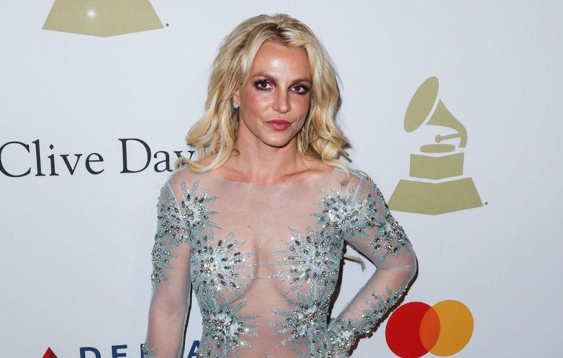 britney spears slams family in cryptic instagram post thankfully found amazing attorney