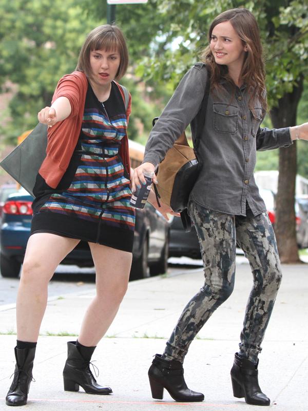 Lena Dunham and Maude Apatow dancing at the &#8216;Girls&#8217; set in NYC