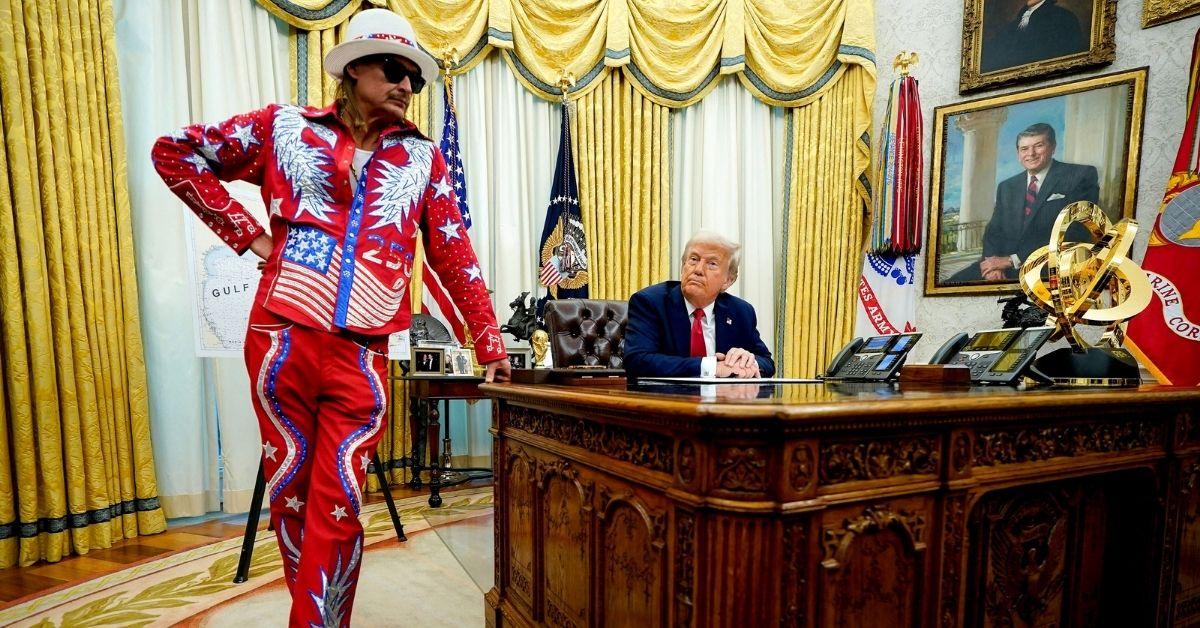 Photo of Kid Rock posted a new photo with President Donald Trump.