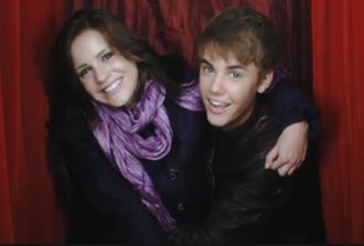 Ali williams justin bieber oct31newsbt 100.jpg