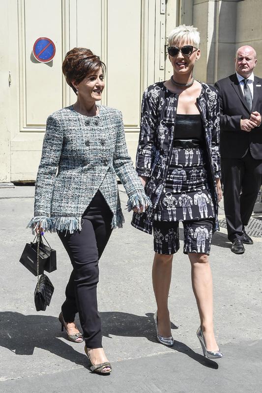 Katy Perry brings her mom to the Chanel Fashion Show