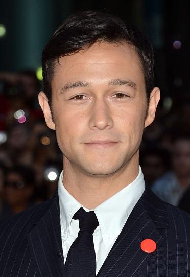 Joseph Gordon Levitt Performs Magic Mike Tribute On Saturday Night Live 