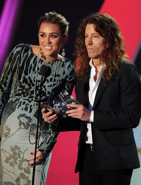 Miley cyrus dating shaun white 03