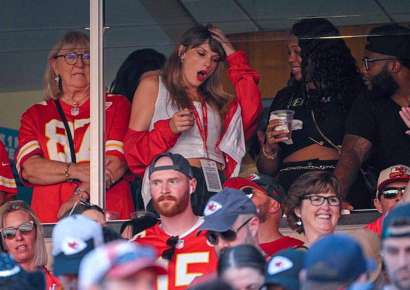 taylor travis hung out prior chiefs game