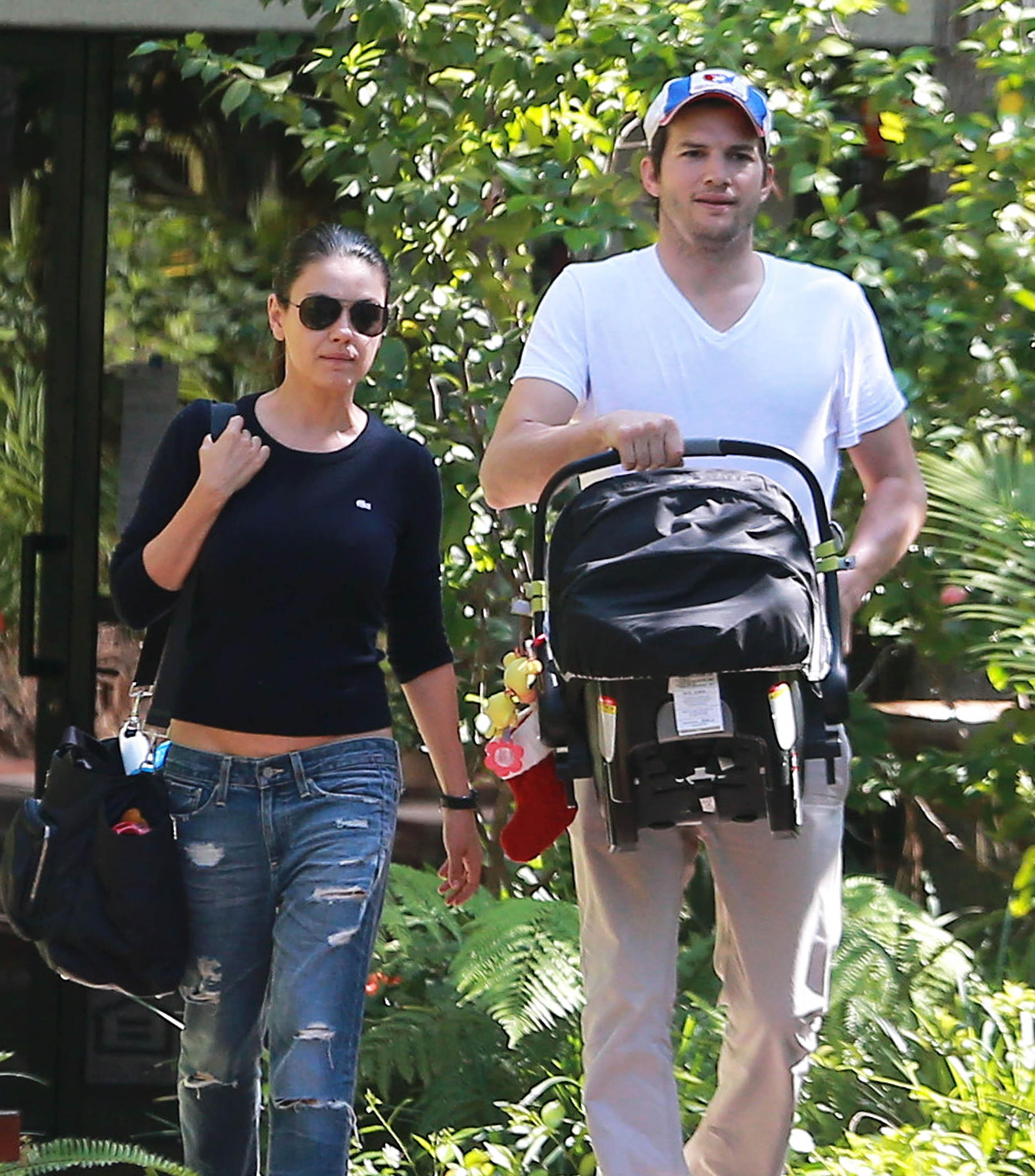 Exclusive&#8230; Mila Kunis &amp; Ashton Kutcher Visit Some Friends With Baby Wyatt **NO WEB USE W/O PRIOR AGREEMENT**