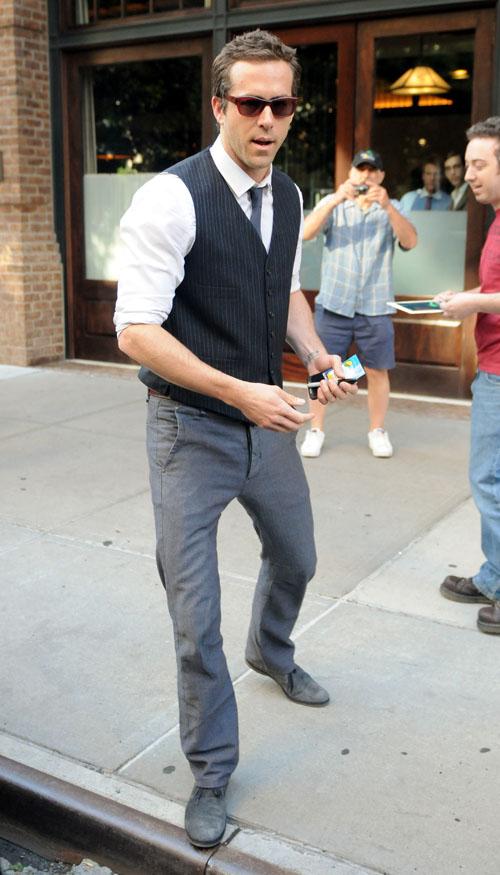 2011__06__ryan_reynolds_june15_589_ _1.jpg