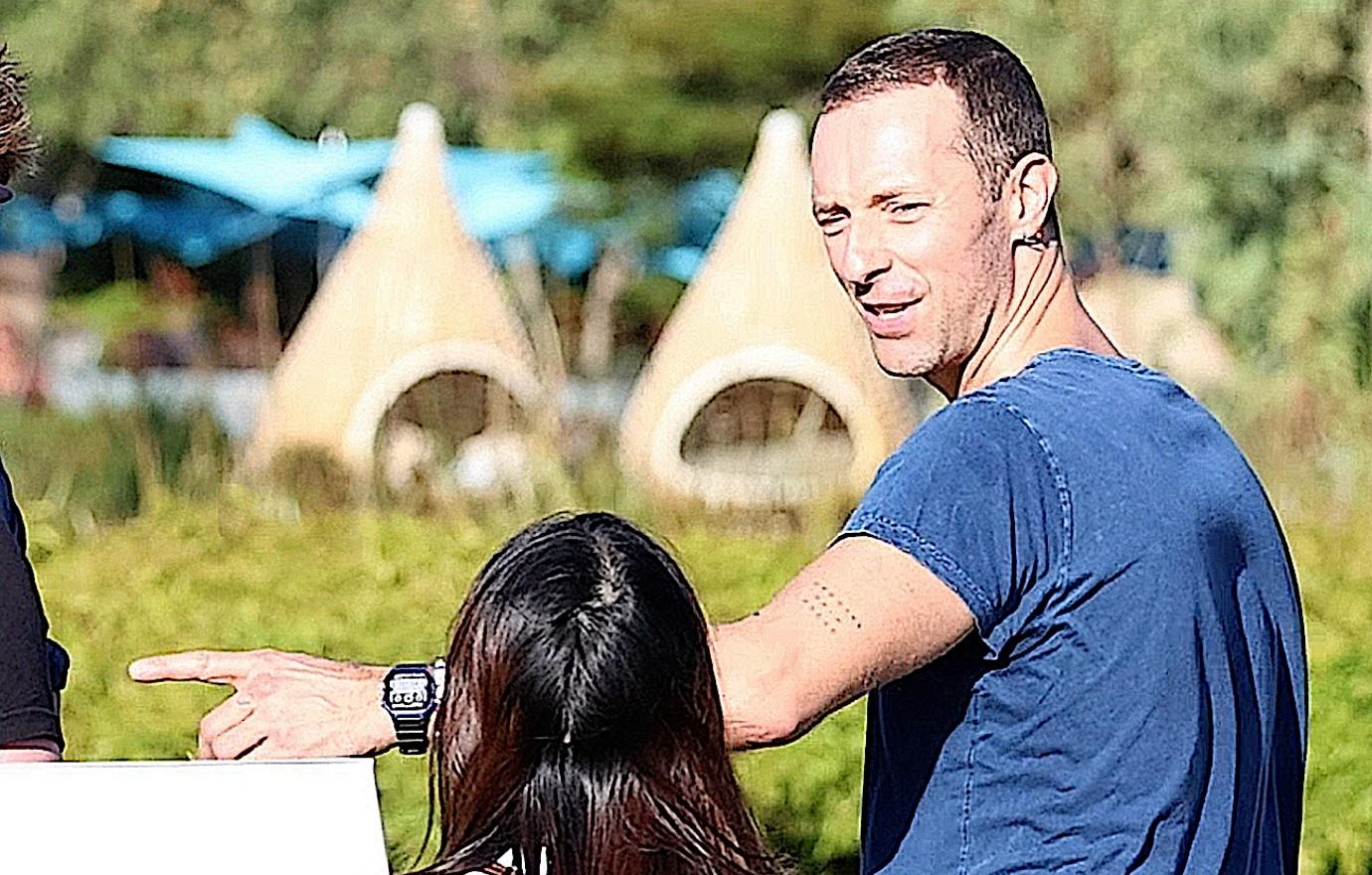 gwyneth paltrow demands chris martin propose dakota johnson