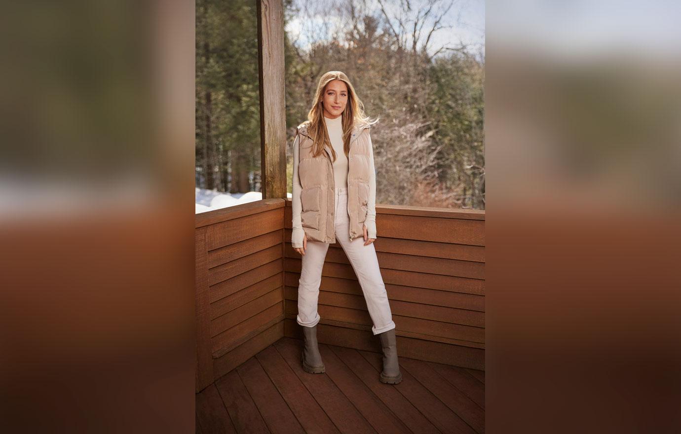 https://media.okmagazine.com/brand-img/2U08YgWLC/0x0/apres-ski-fashion-amanda-batula-cooke-summer-winter-house-shop-11-1645474473610.jpeg