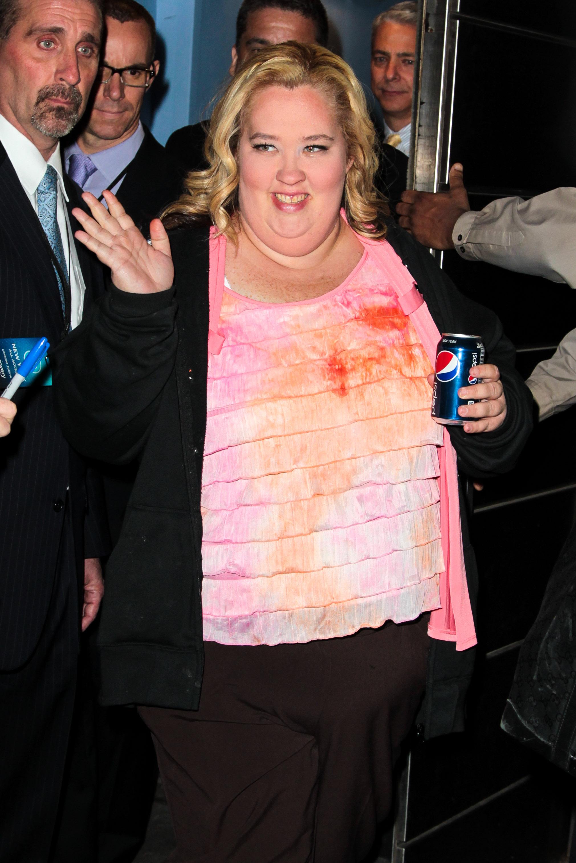 June Shannon Honey Boo Boo&#8217;s mother exiting Mandarin Oriental Hotel in NYC