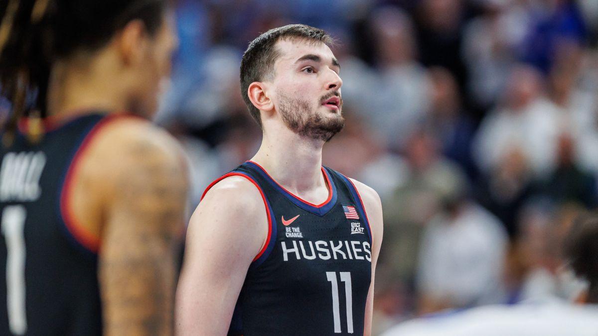 Image of Alex Karaban's story stayed in the spotlight after the exchange.