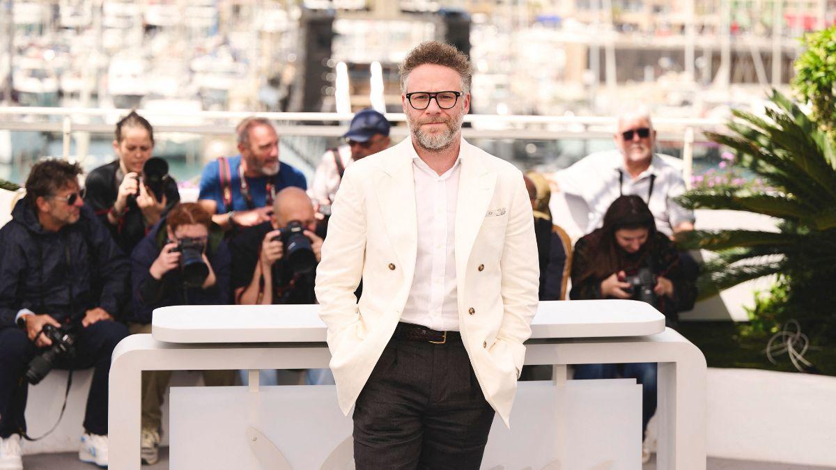 Image of Seth Rogen joked that Paul McCartney rolled his eyes at Ike Barinholtz after he left their conversation.