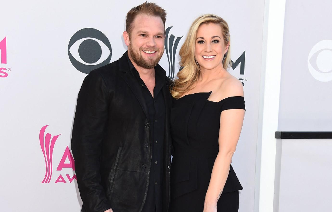 kellie pickler cries  call husband kyle jacobs suicide