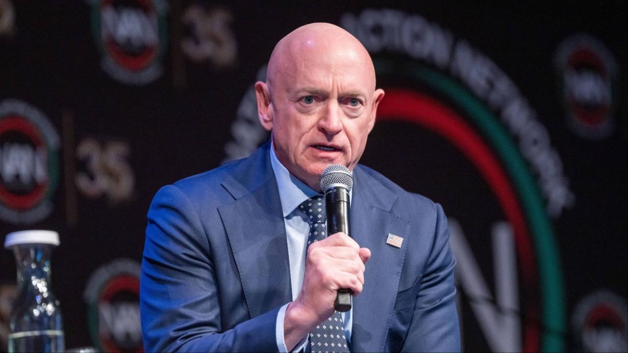 Mark Kelly speaking