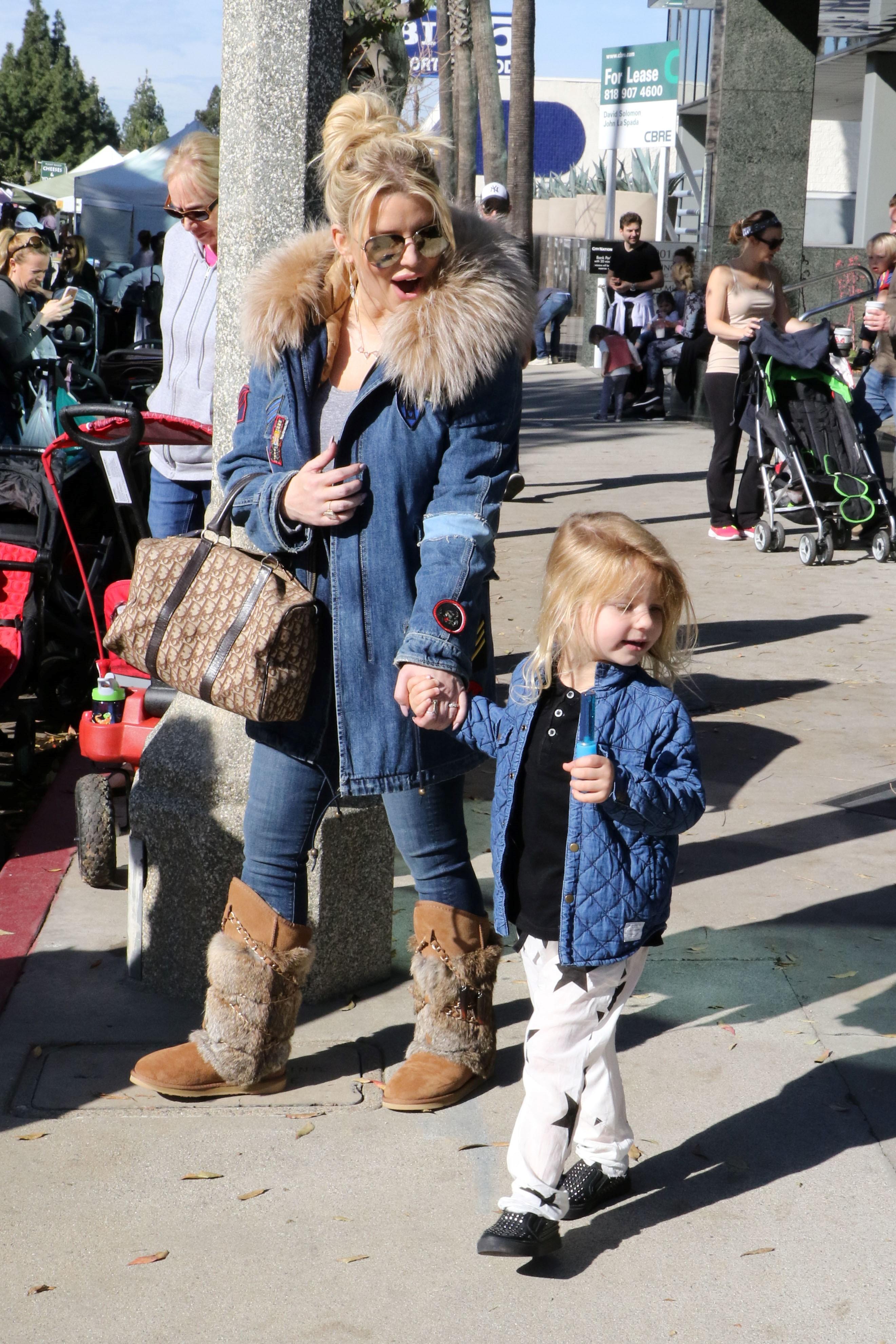 jessica simpson spotted kids family crisis 02