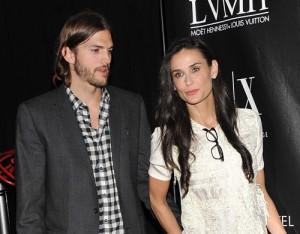 2011__10__Ashton Kutcher Demi Moore Oct3newsbt 300×234.jpg