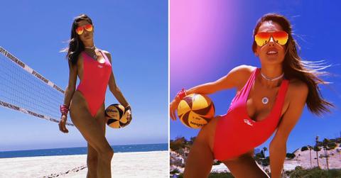 alessandra ambrosio on the beach in santa monica