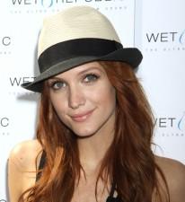 2009__11__wenn_ash1 206×225.jpg