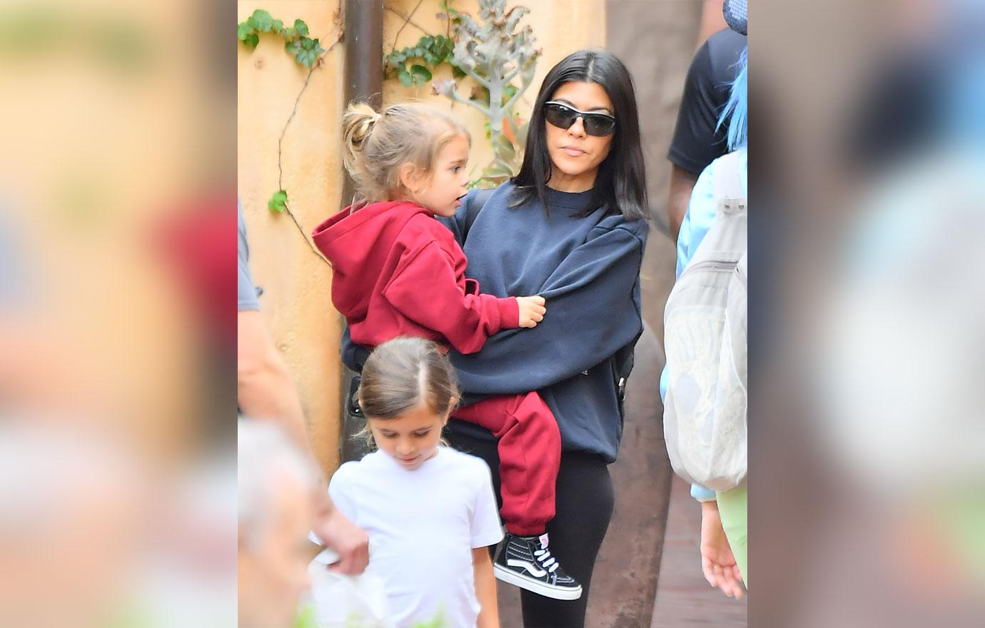 Kim kourtney kardashian kids disneyland 3