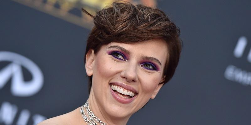 Scarlett Johansson stuns at the premiere of Avengers: Age of Ultron