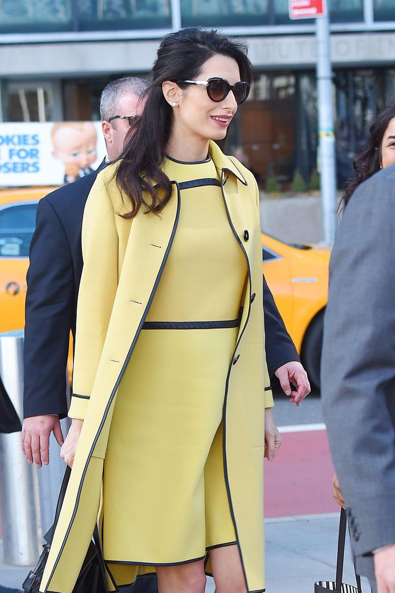 Amal-Clooney-Baby-Bump-4