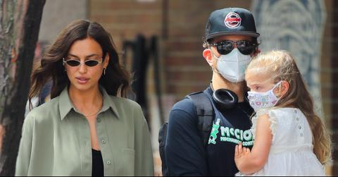 irina-bradley-spotted-out-with-daughter