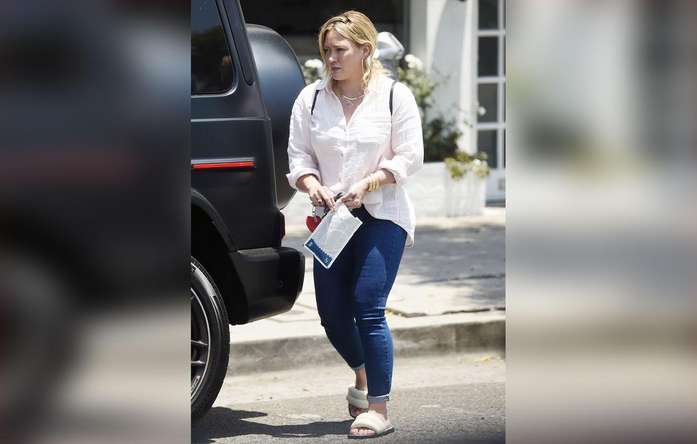 hilary duff fluffy slippers