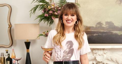 Photo of Kelly Clarkson