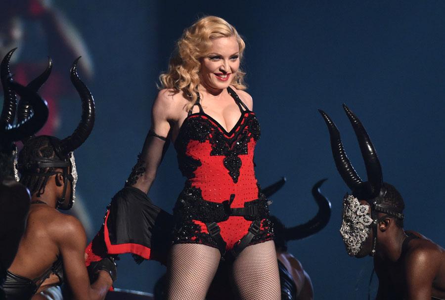 Madonna performing at the 2015 grammy awards 06