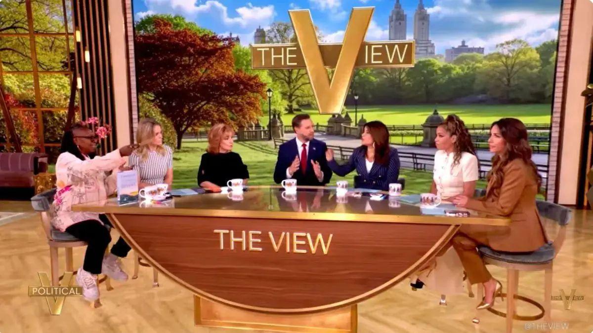 Photo of The actress noted she doesn't 'approve' of J.D. Vance's positions on many political topics.