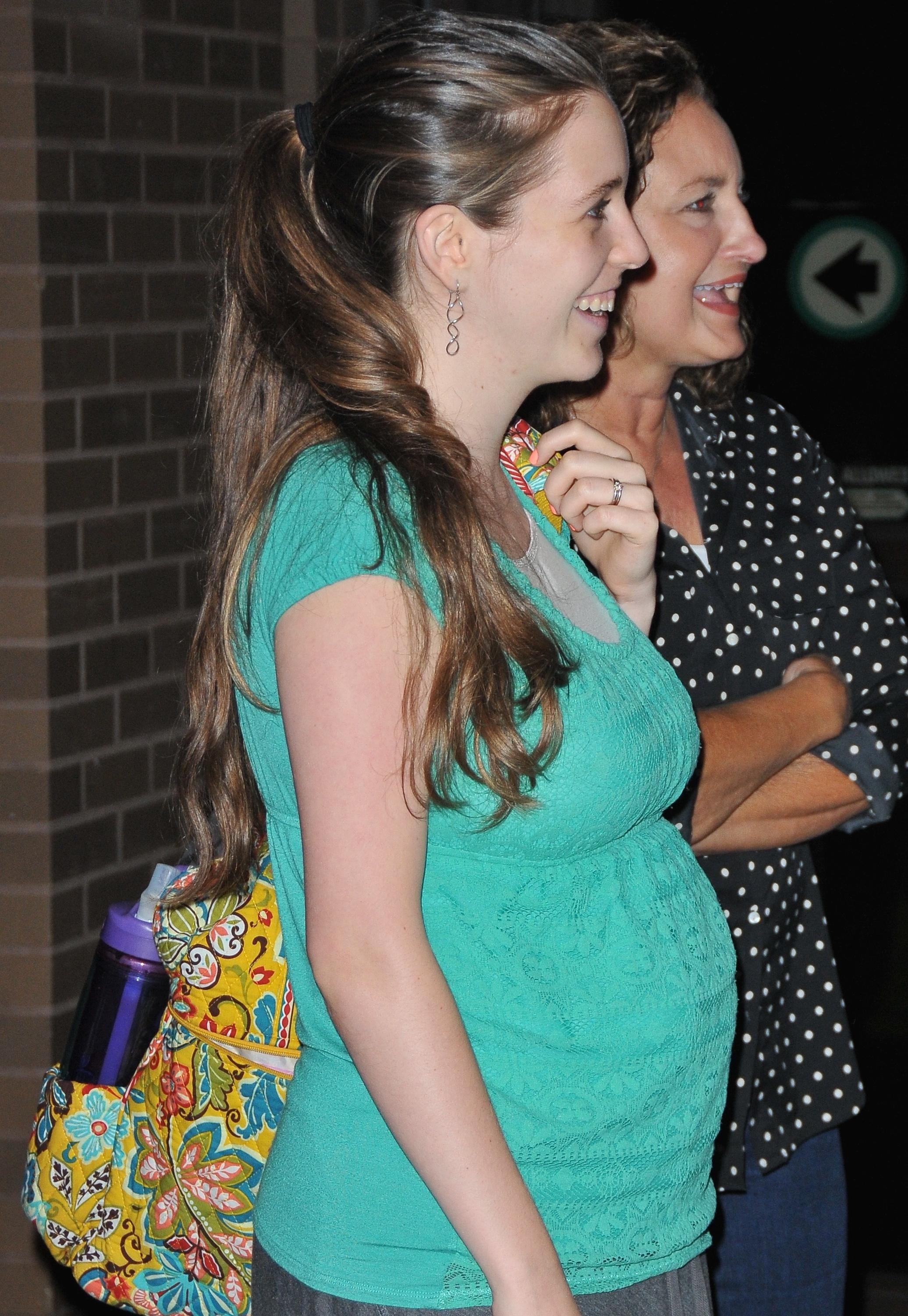 EXCLUSIVE: Jill and Jessa Duggar spotted Akron Airport with their husbands