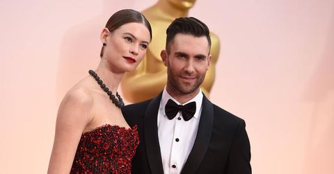 Adam levine behati prinsloo 2015 oscars arrivals