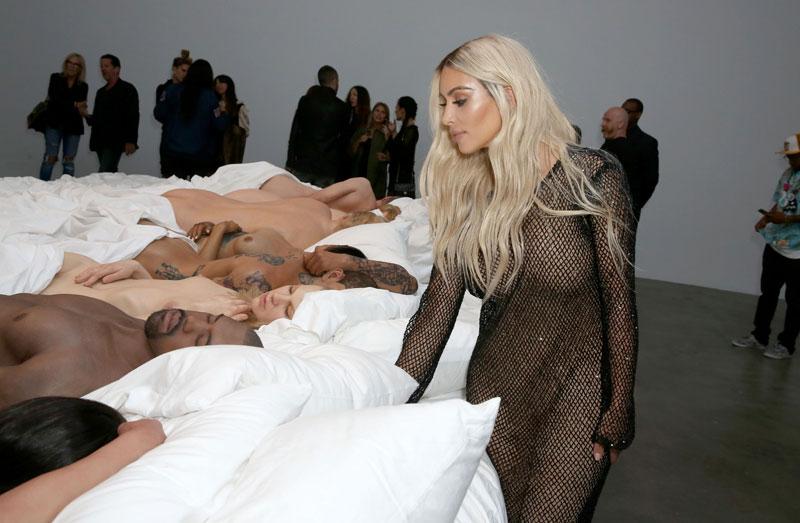 Kim kardashian instagram return social media kanye west drama new year 01