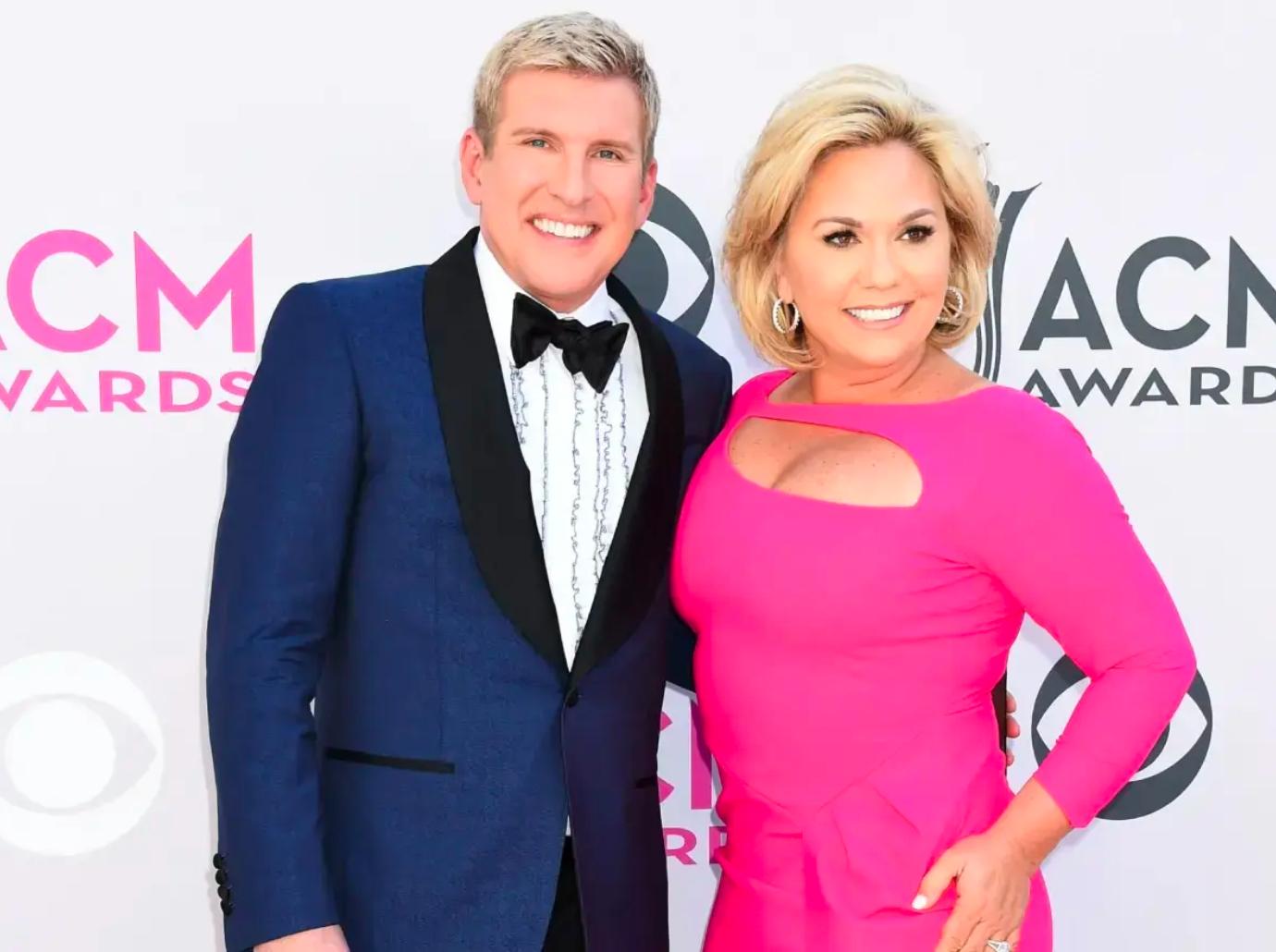 julie todd chrisley not divorcing prison resentment