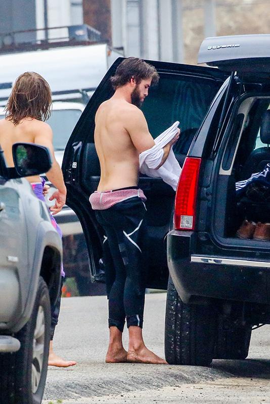 *EXCLUSIVE* Liam Hemsworth shows Incredible Physique after Surfing in Malibu