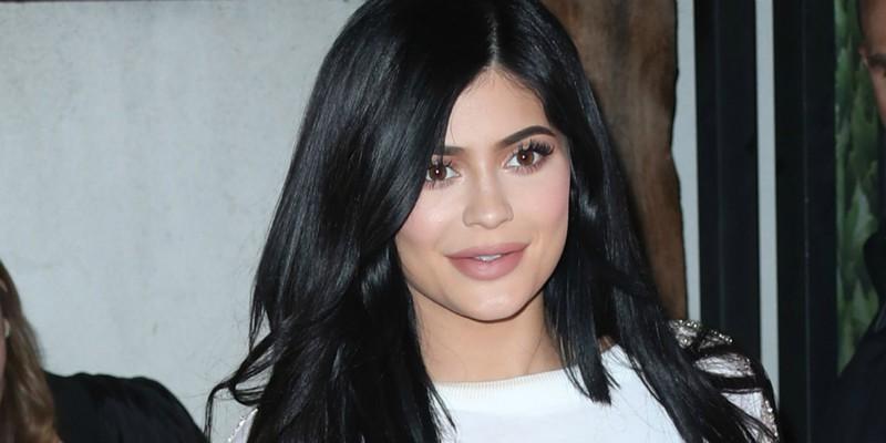 Kylie Jenner Shows Off Her Bare TONED Stomach Just Two Months After ...